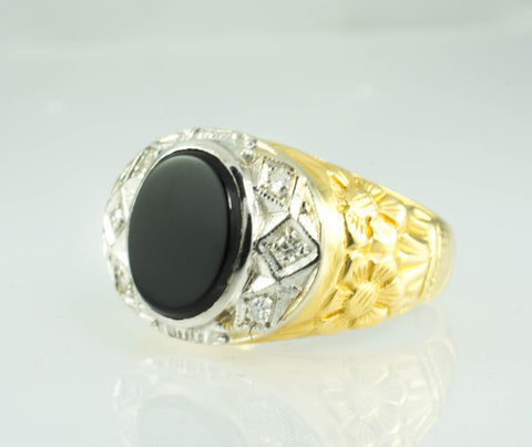 18 Kt Yellow Gold Onyx & Diamond Men's Ring