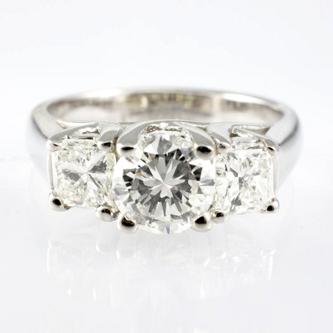 14 Kt White Gold Engagement Diamond Ring