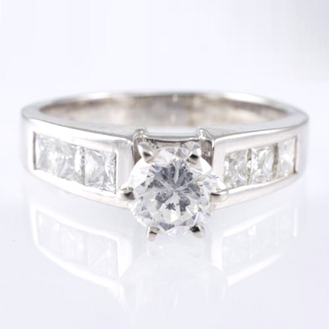 14 Kt White Gold Engagement Diamond Ring