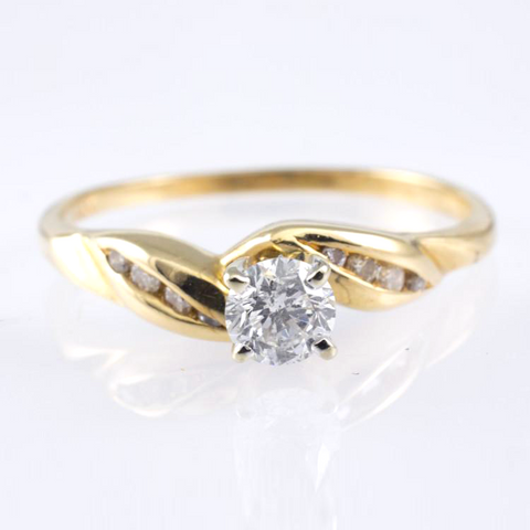 14 Kt Yellow Gold Diamond Ring