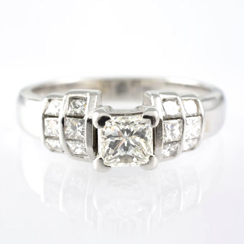 14 Kt White Gold Diamond Ring